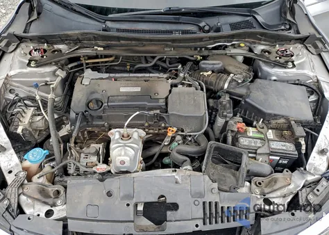 2017 Honda Accord Sport Special Edition z USA, uszkodzony, nr VIN 1HGCR2F15HA266023